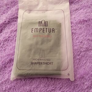 Empetua High-Waisted Shaper Short